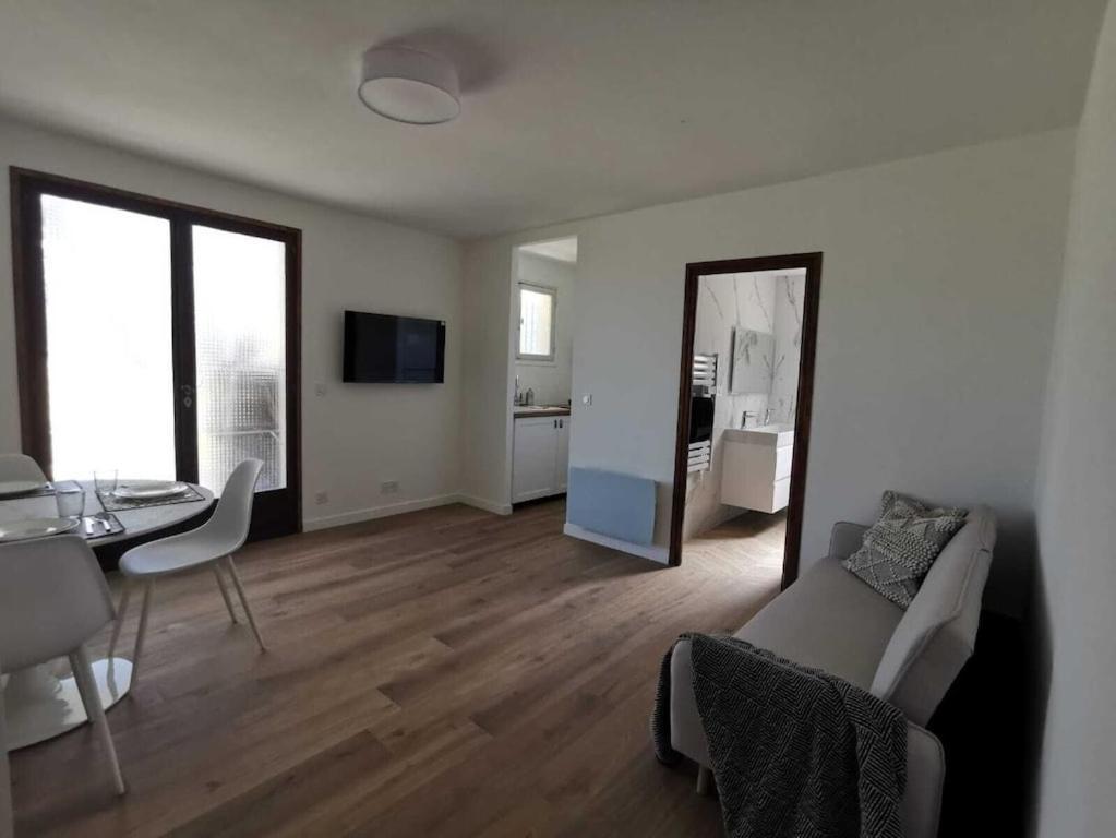 Bas De Villa Au Calme Villeneuve-Loubet Eksteriør bilde